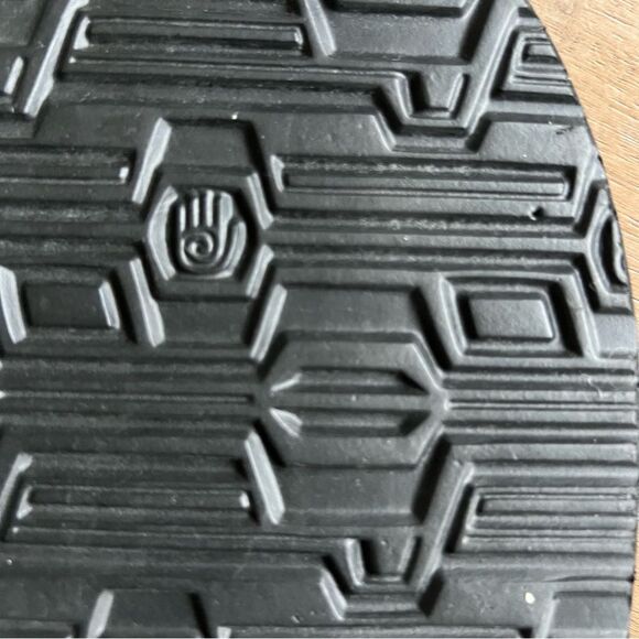 Teva Men Sz 10 Brick Black
Synthetic sole Durable Rubber Flip Flops - Picture 10 of 15